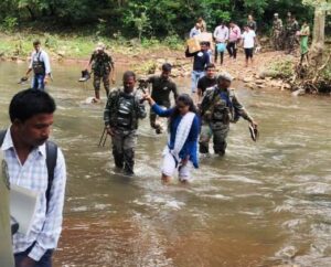 प्रशासनिक टीम ने दूरस्थ ग्राम कटेमा का किया दौरा