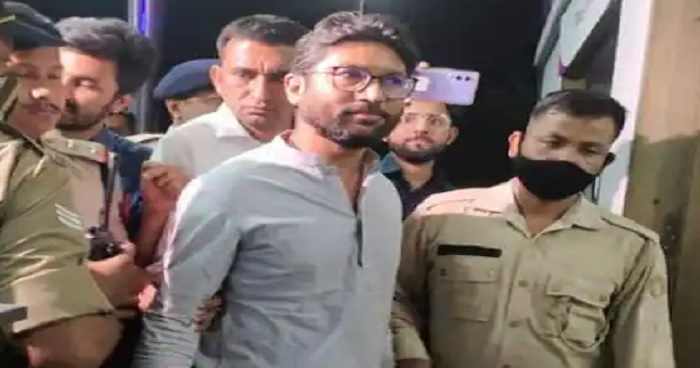 विधायक जिग्नेश मेवानी को असम पुलिस ने किया गिरफ्तार